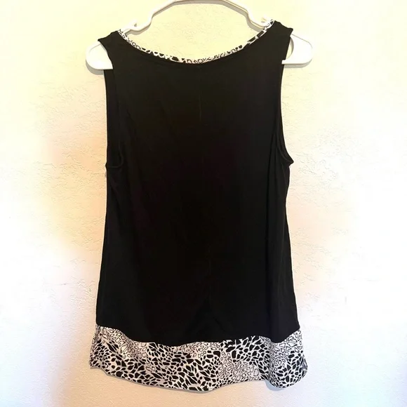 White House Black Market Woven Hem Tank Top - Size Med NWT - Picture 7 of 7